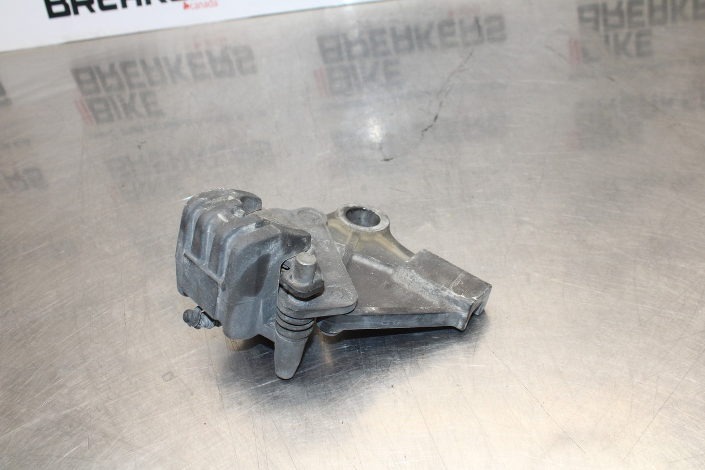 07-08 KAWASAKI NINJA ZX6R REAR BACK BRAKE CALIPER W MOUNT BRACKET BB203