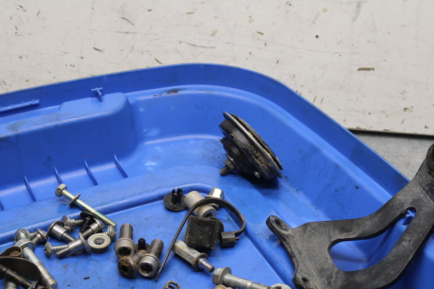 06-07 SUZUKI GSXR750 MOUNTING BOLTS HARDWARE MOTOR SCREWS BB670