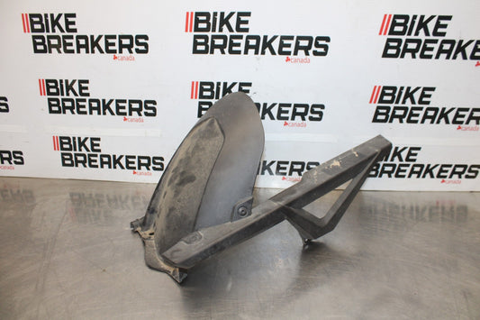 24 APRILIA TUONO V4 1100 FACTORY ABS REAR BACK WHEEL TIRE HUGGER FENDER BB887