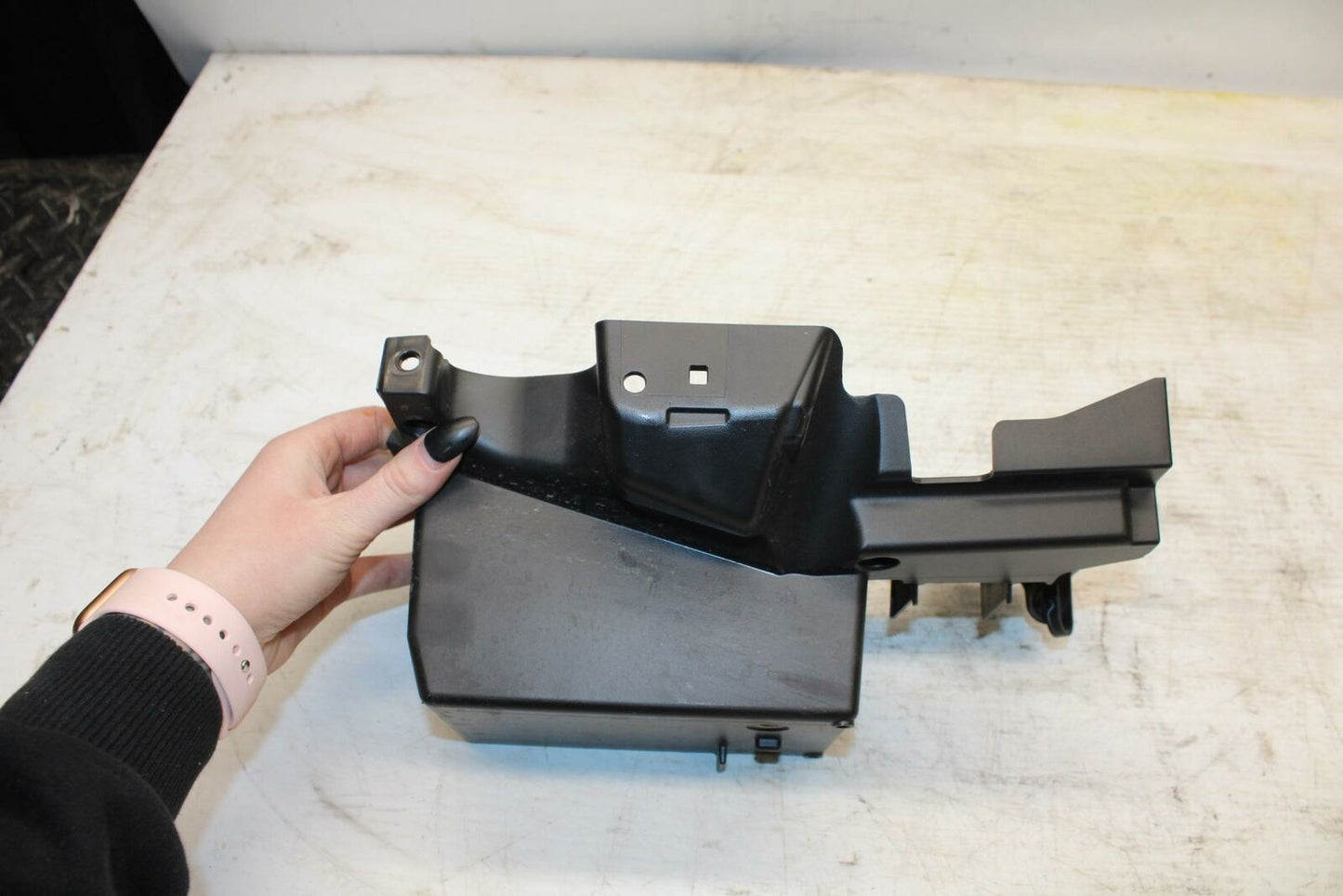 11-12 KAWASAKI NINJA 400 EX400 C BATTERY TRAY PLASTIC  BB358