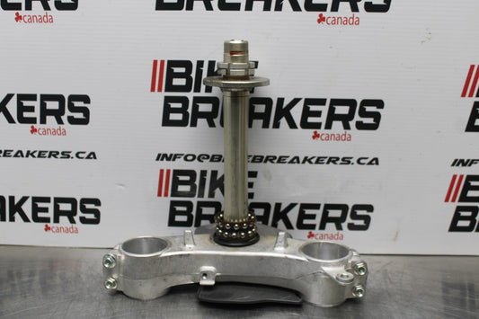 08-10 SUZUKI GSXR 600 FRONT FORKS CLAMP LOWER TRIPLE TREE STEM BB202