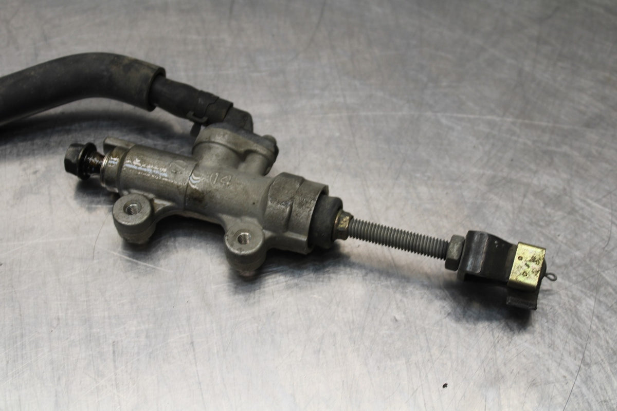 01-06 HONDA CBR600F4I REAR BACK BRAKE MASTER CYLINDER W RESERVOIR BB185