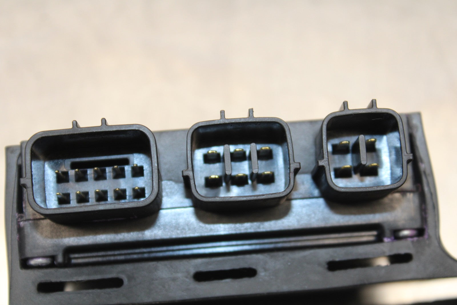 21-23 KAWASAKI NINJA ZX6R RELAY ASSEMBLY FUSE BOX BB179