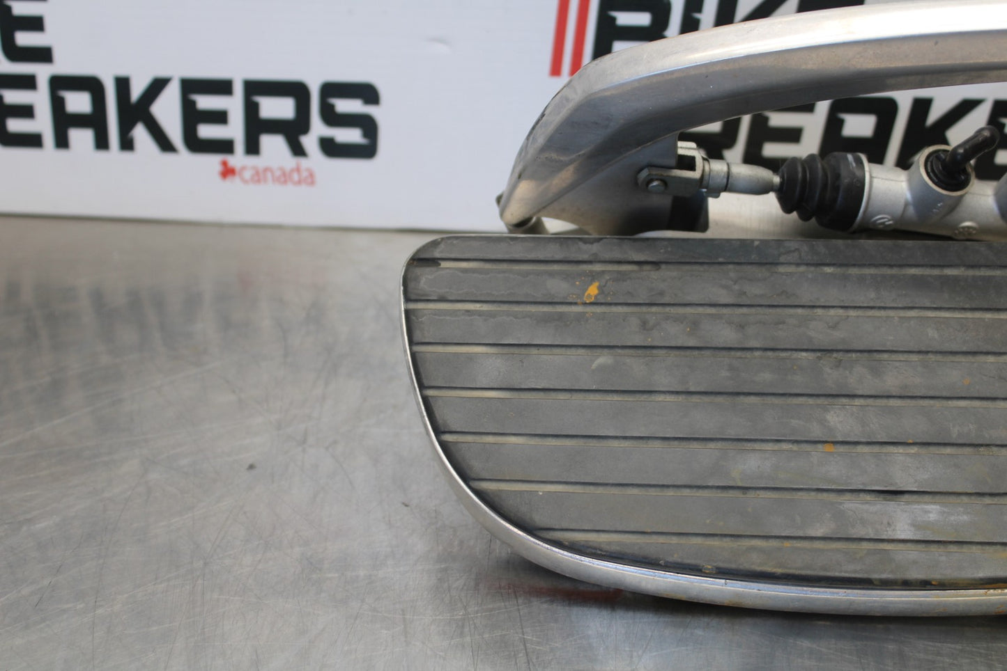 05-06 VICTORY KINGPIN DELUXE RIGHT FRONT FOOT REST PEG STEP BB195