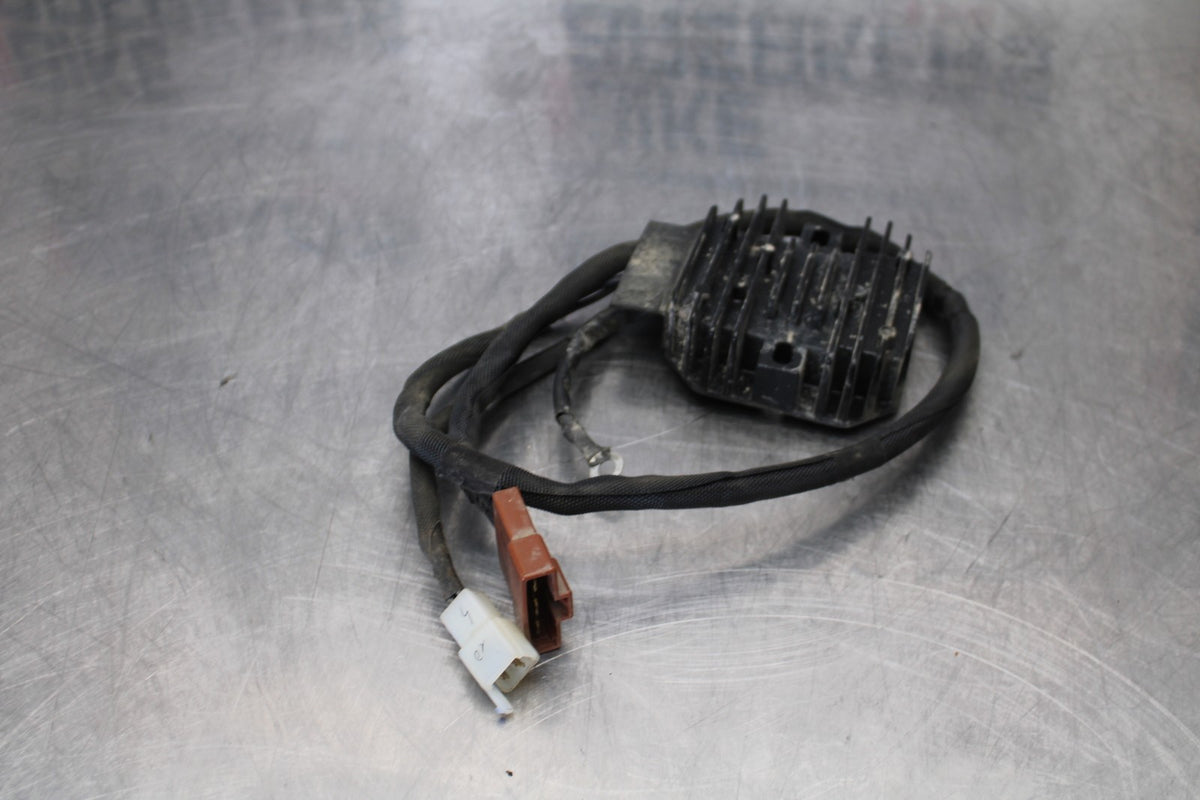 17-22 KTM 390 DUKE RECTIFIER VOLTAGE REGULATOR BB180
