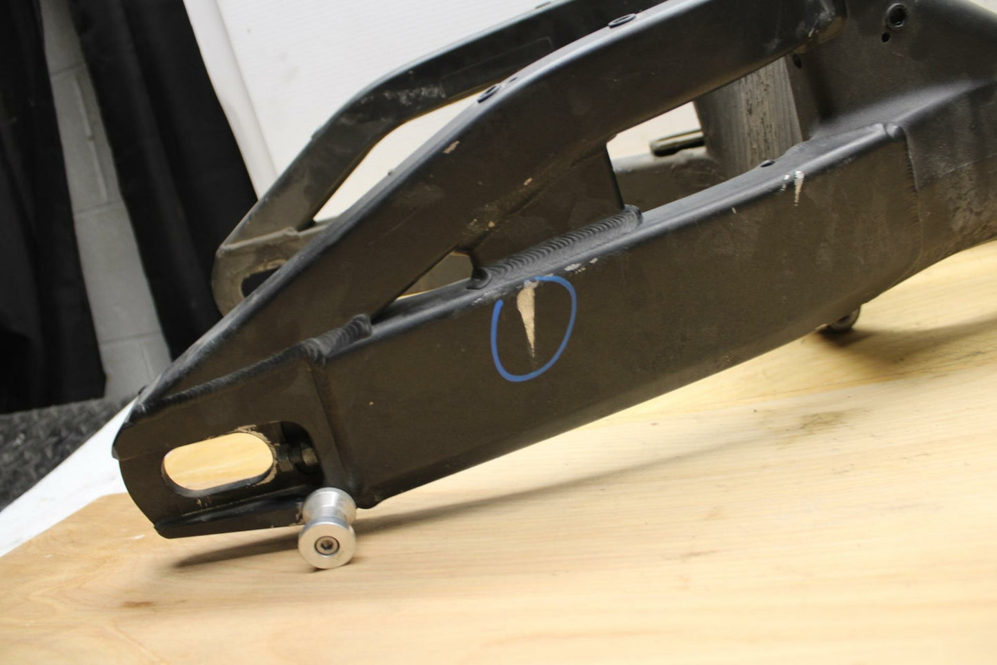 02-03 YAMAHA YZF R1 5PW REAR SWINGARM BACK SUSPENSION SWING ARM 5PW-22110-00-00 