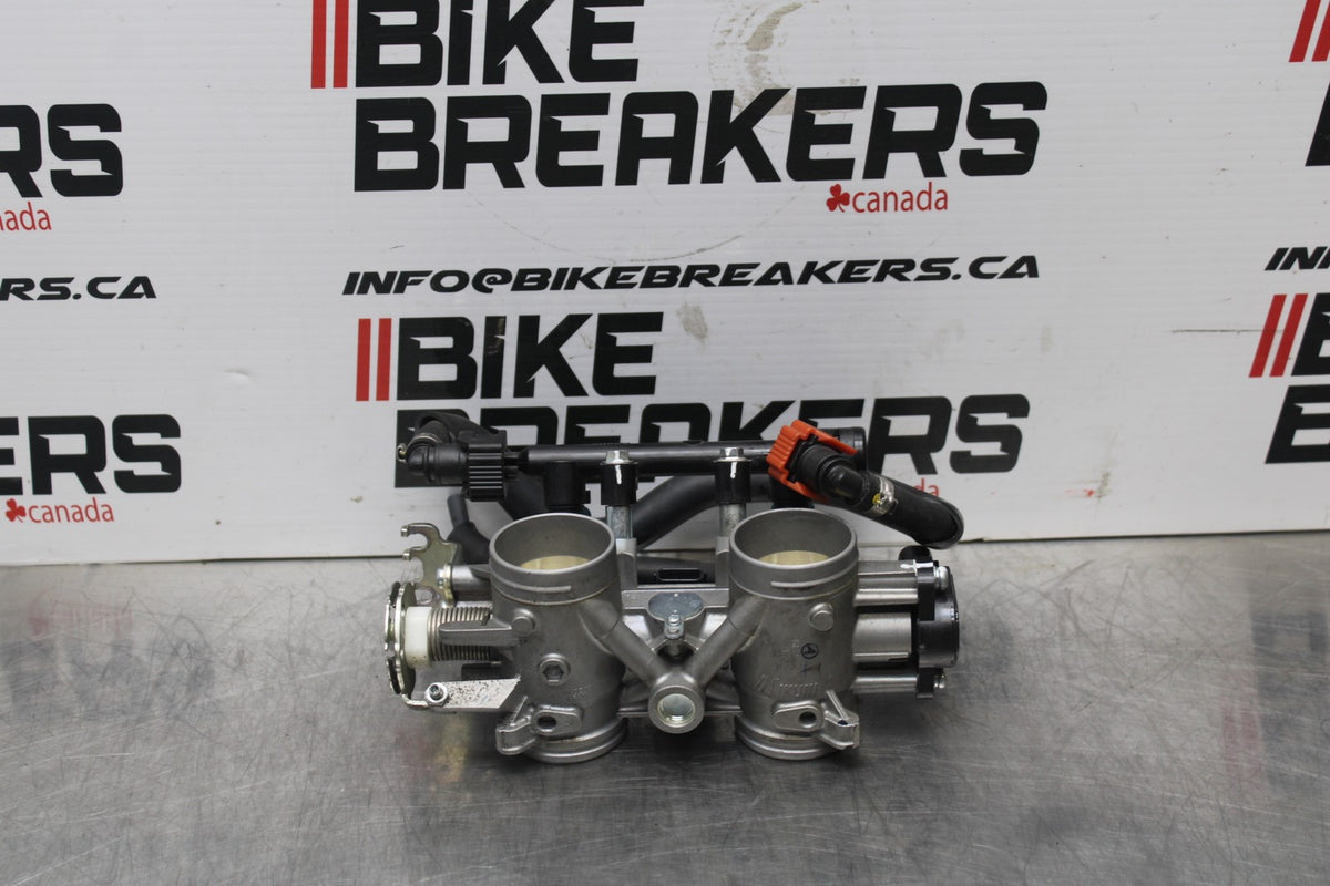 22-25 YAMAHA YZF R7 MAIN FUEL INJECTORS / THROTTLE BODIES BB583
