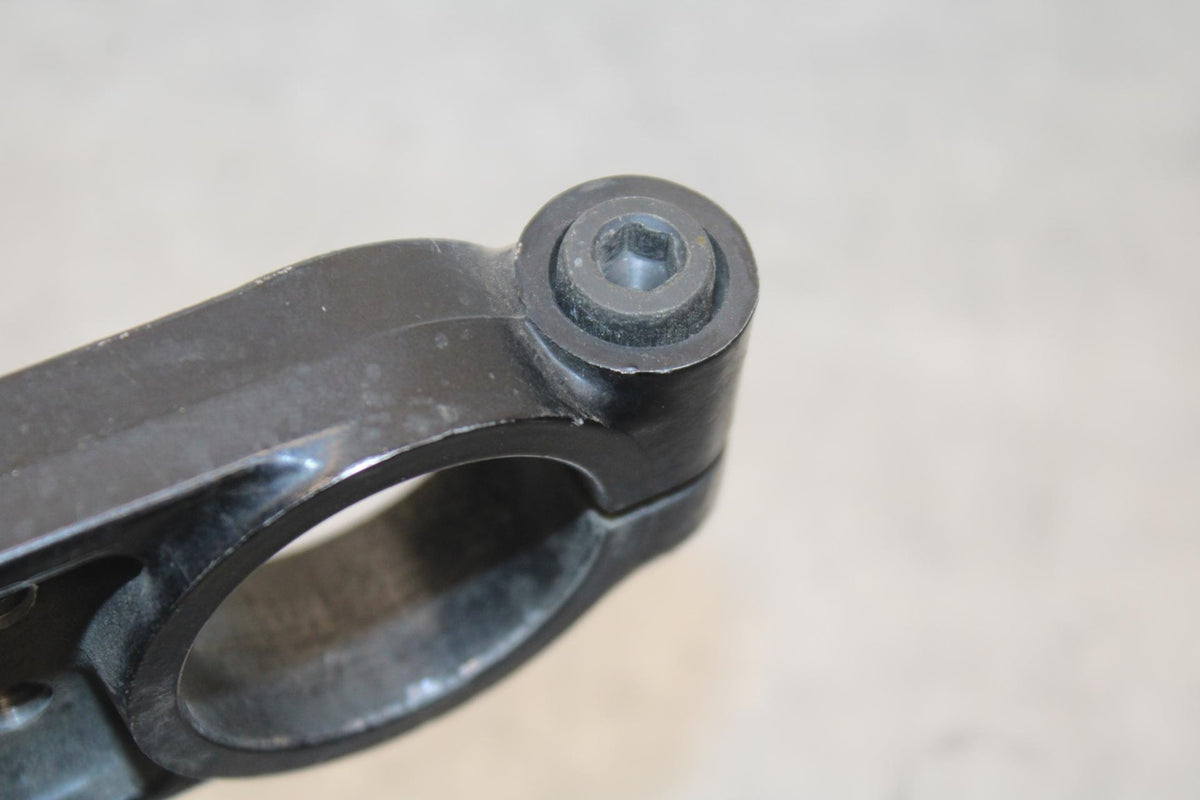 84-86 KAWASAKI GPZ900 FORKS UPPER TRIPLE TREE CLAMP BB84
