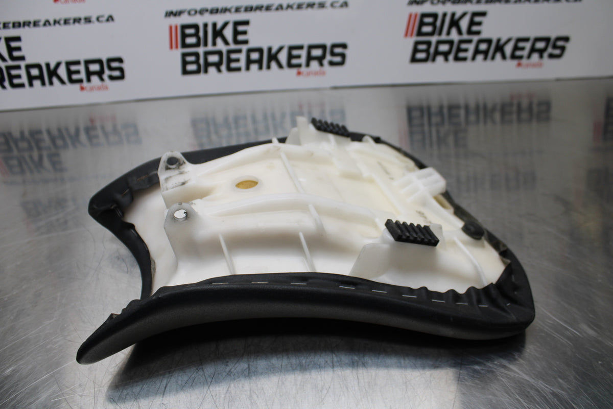 13-17 KAWASAKI NINJA ZX6R ZX636 ABS FRONT DRIVERS SEAT PAD SADDLE PILLION BB143