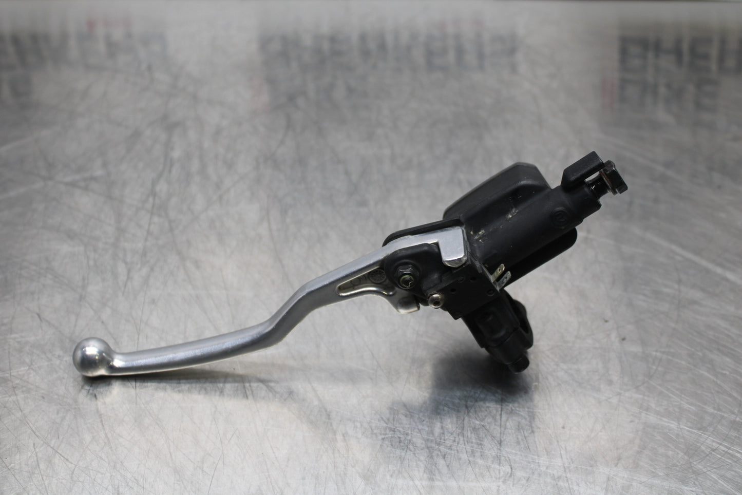 08 MOTO GUZZI BREVA 750 FRONT BRAKE MASTER CYLINDER w/ LEVER BB154