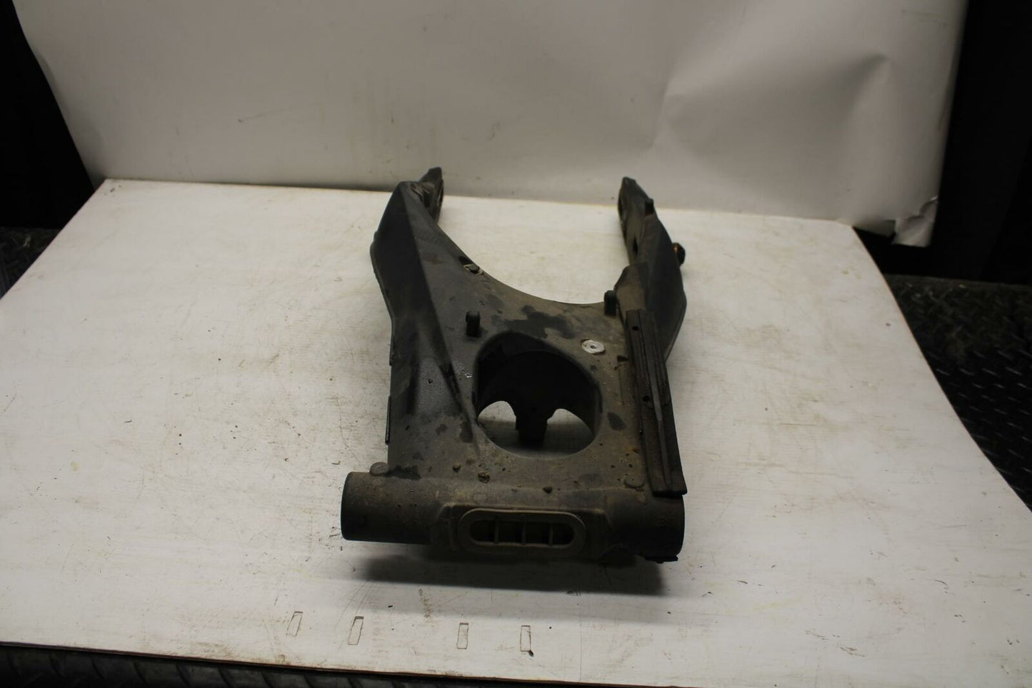 07-16 TRIUMPH STREET TRIPLE REAR SWINGARM BACK SUSPENSION SWING ARM BB361