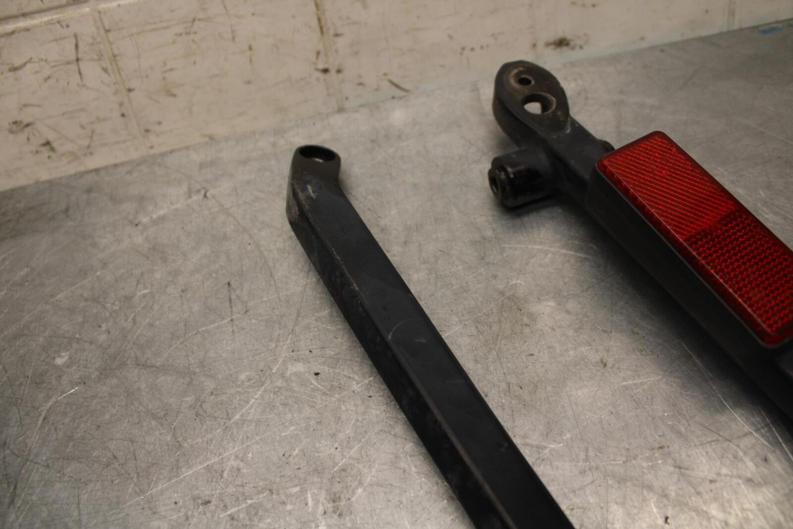 1984 Honda Interceptor 750 VF750F PASSENGER REAR SEAT GRAB BAR HANDLE SET BB38