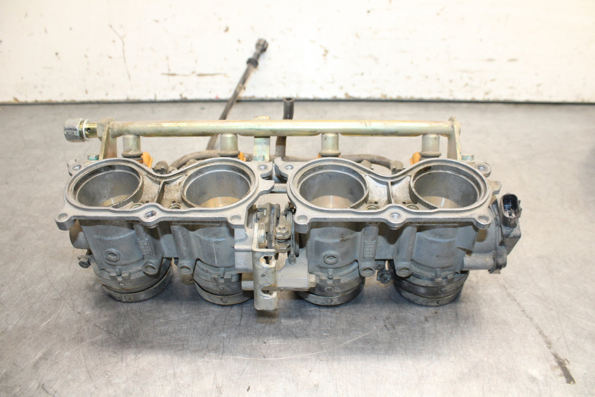 05-06 HONDA CBR600RR MAIN FUEL INJECTORS / THROTTLE BODIES BB739