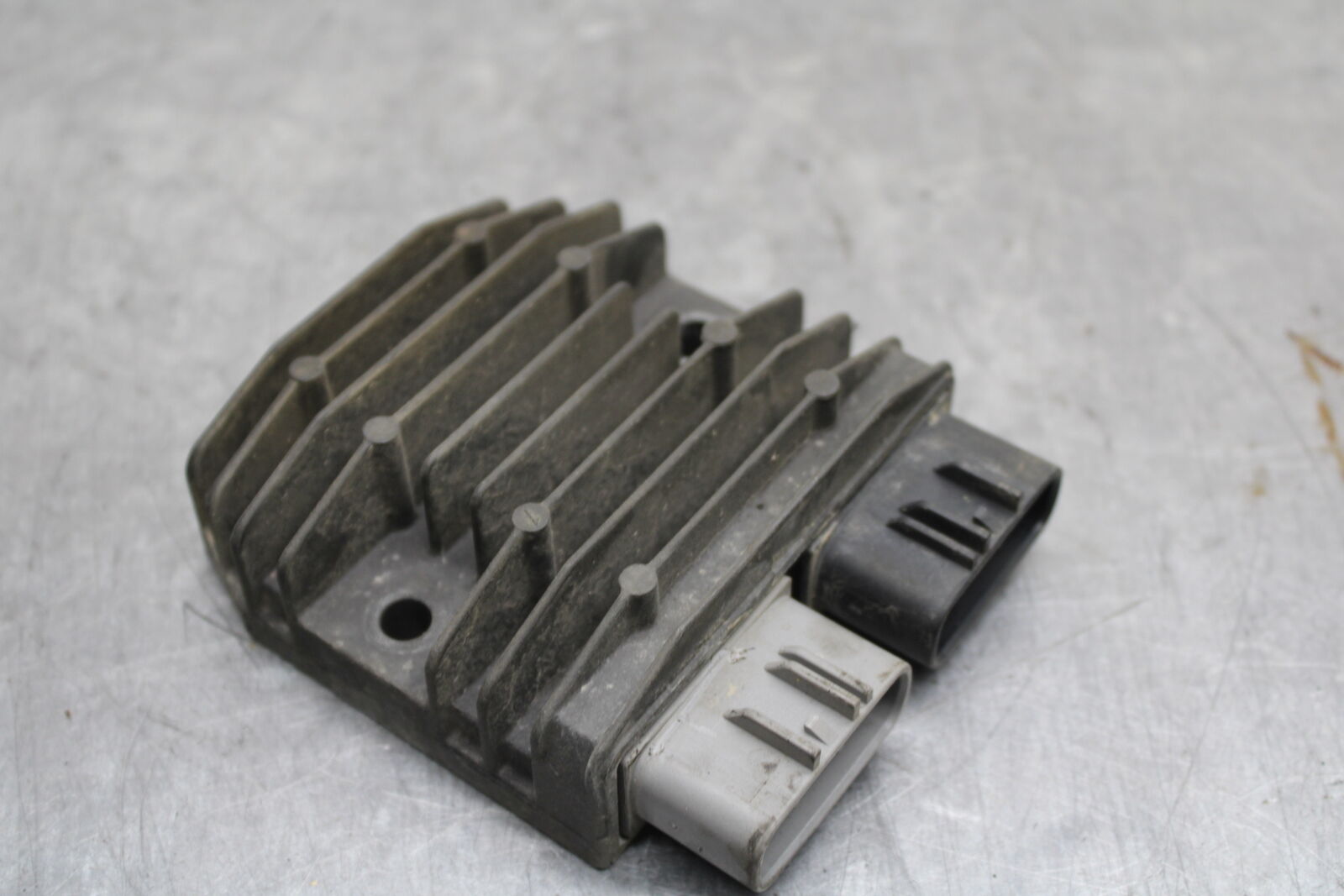 06-07 KAWASAKI NINJA ZX10R RECTIFIER VOLTAGE REGULATOR BB115