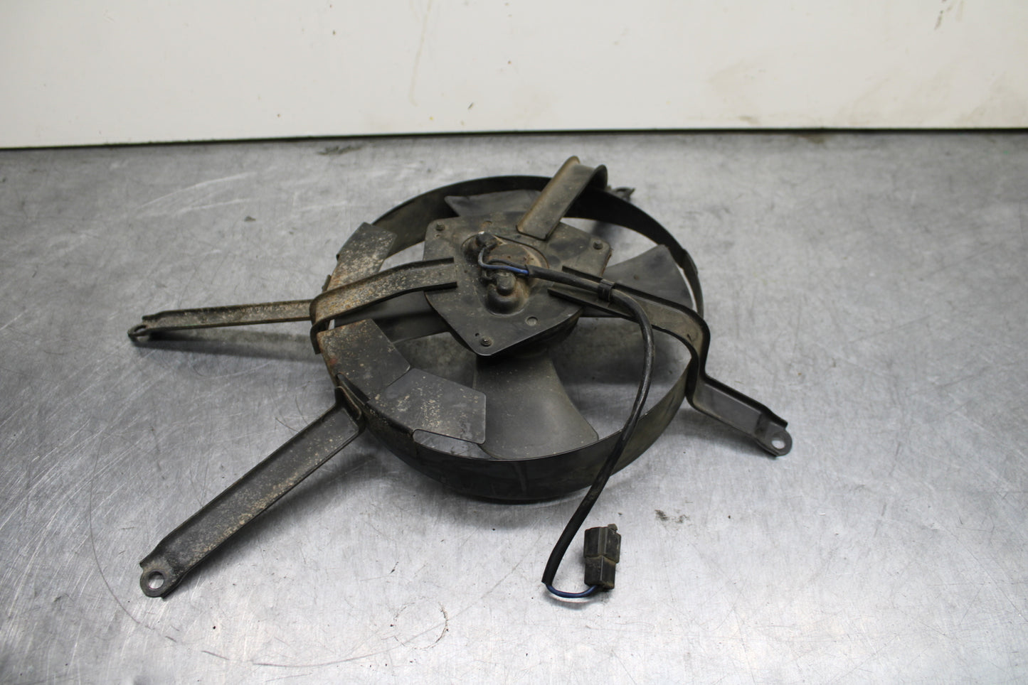 93-94 KAWASAKI NINJA ZX7R ENGINE RADIATOR COOLING FAN BB122