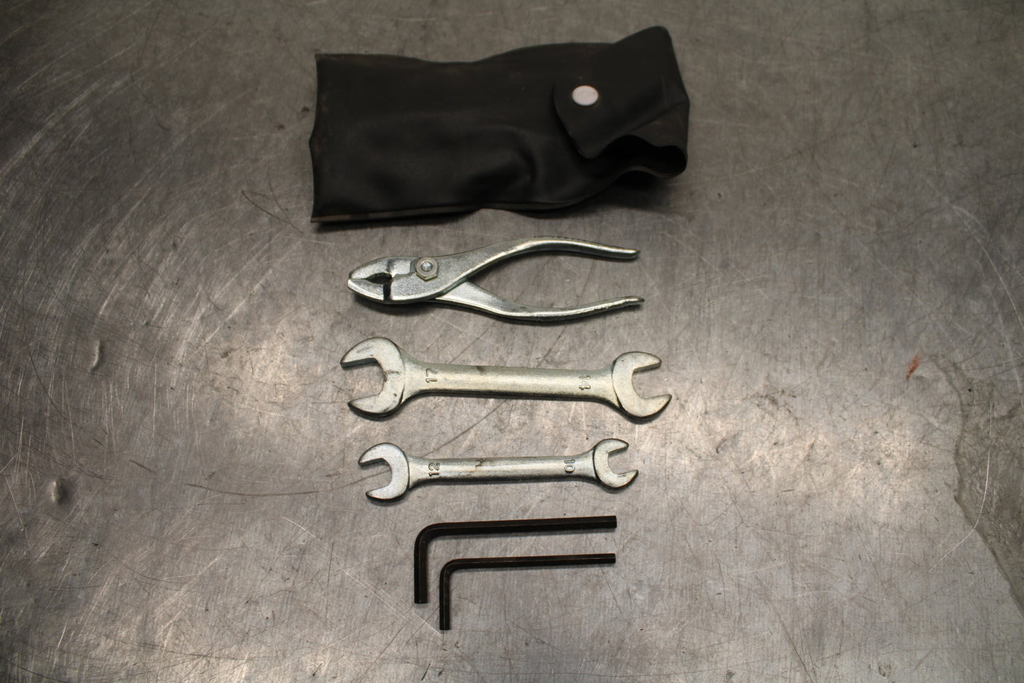 11-17 SUZUKI GSXR600 STOCK TOOLS OEM TOOL BAG KIT SET BB132
