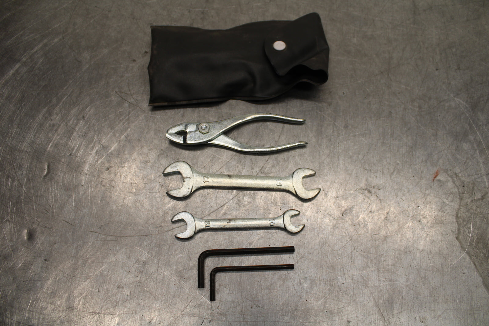 11-17 SUZUKI GSXR600 STOCK TOOLS OEM TOOL BAG KIT SET BB132