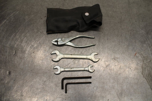 11-17 SUZUKI GSXR600 STOCK TOOLS OEM TOOL BAG KIT SET BB132