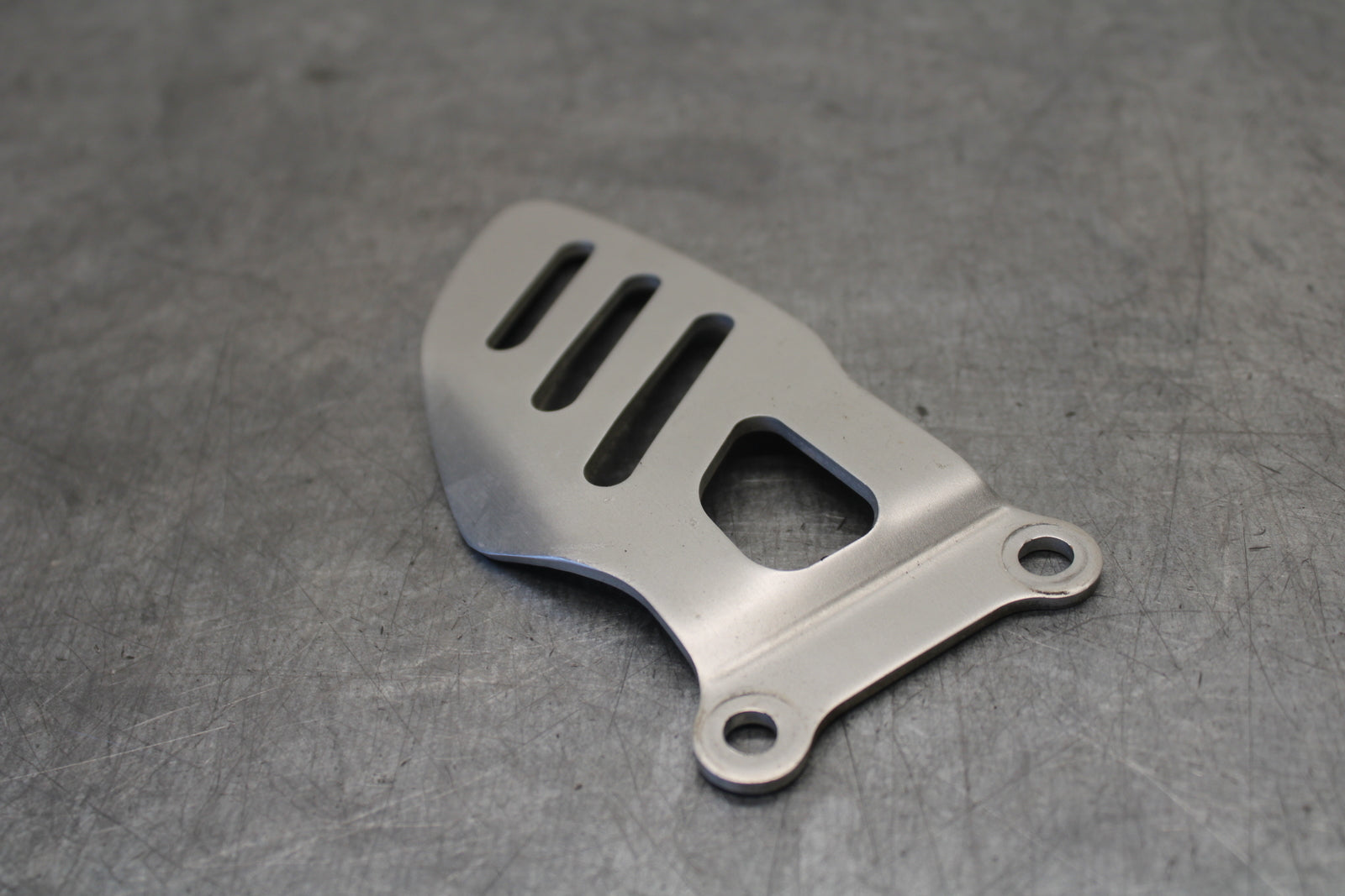 06-07 SUZUKI GSXR 600 LEFT REARSET REAR SET HEEL GUARD COVER  BB694