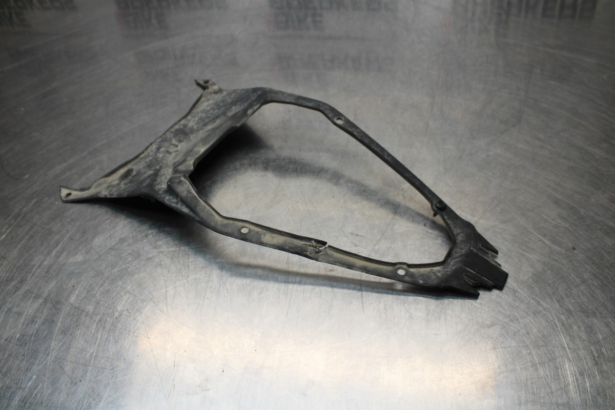 24-25 KAWASAKI NINJA ZX4R CENTER REAR BACK TAIL FAIRING COWL BB174
