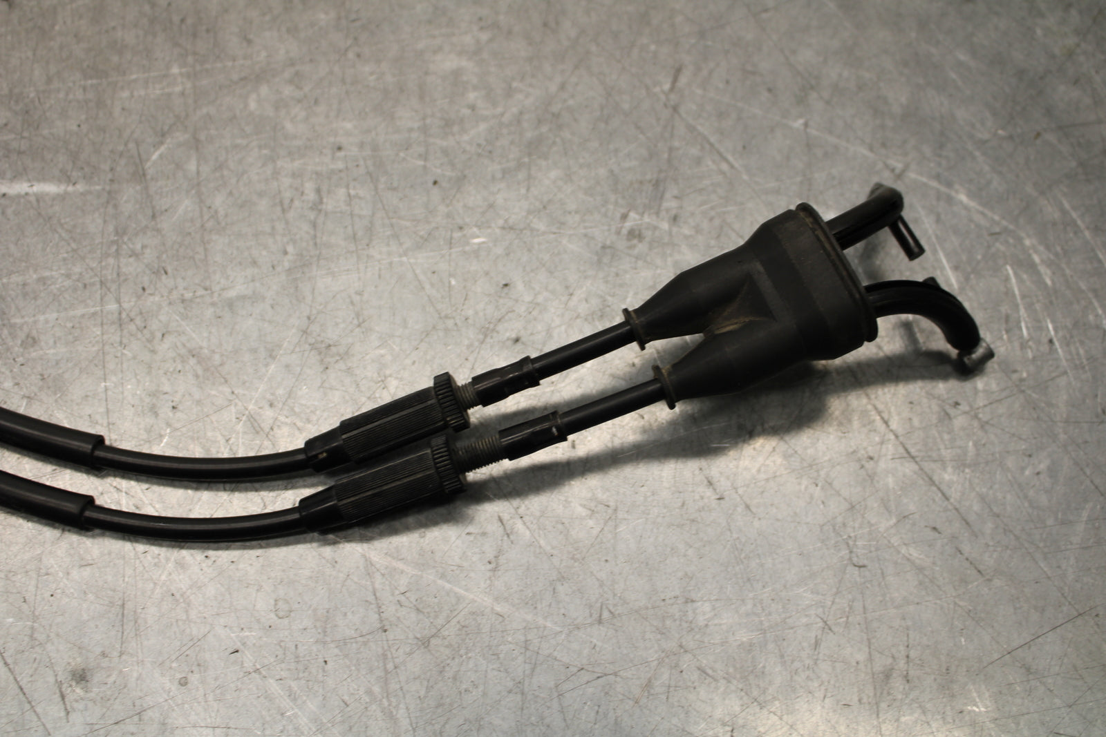 16 KAWASAKI NINJA ZX10R THROTTLE CABLES LINES 54012-0631 BB650