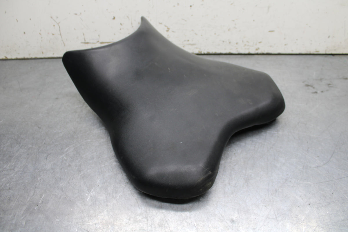 06 YAMAHA YZF R6 FRONT DRIVERS SEAT PAD SADDLE PILLION 2C0-24710-00-00 BB716