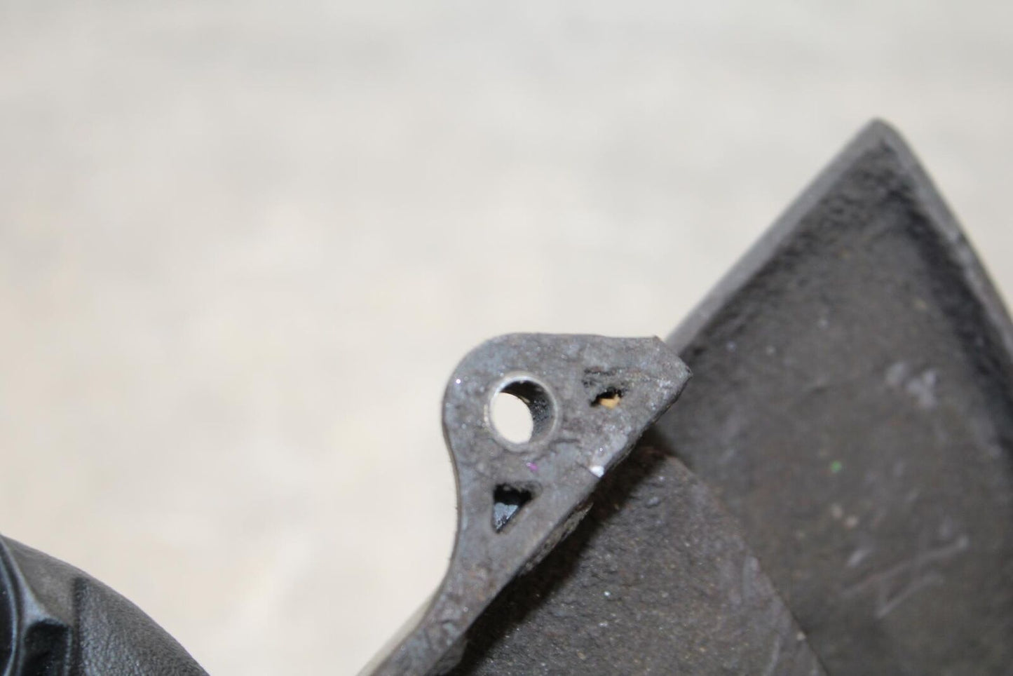1999 Honda CBR600F4 ENGINE SPROCKET COVER 11350-MBW-000 BB70