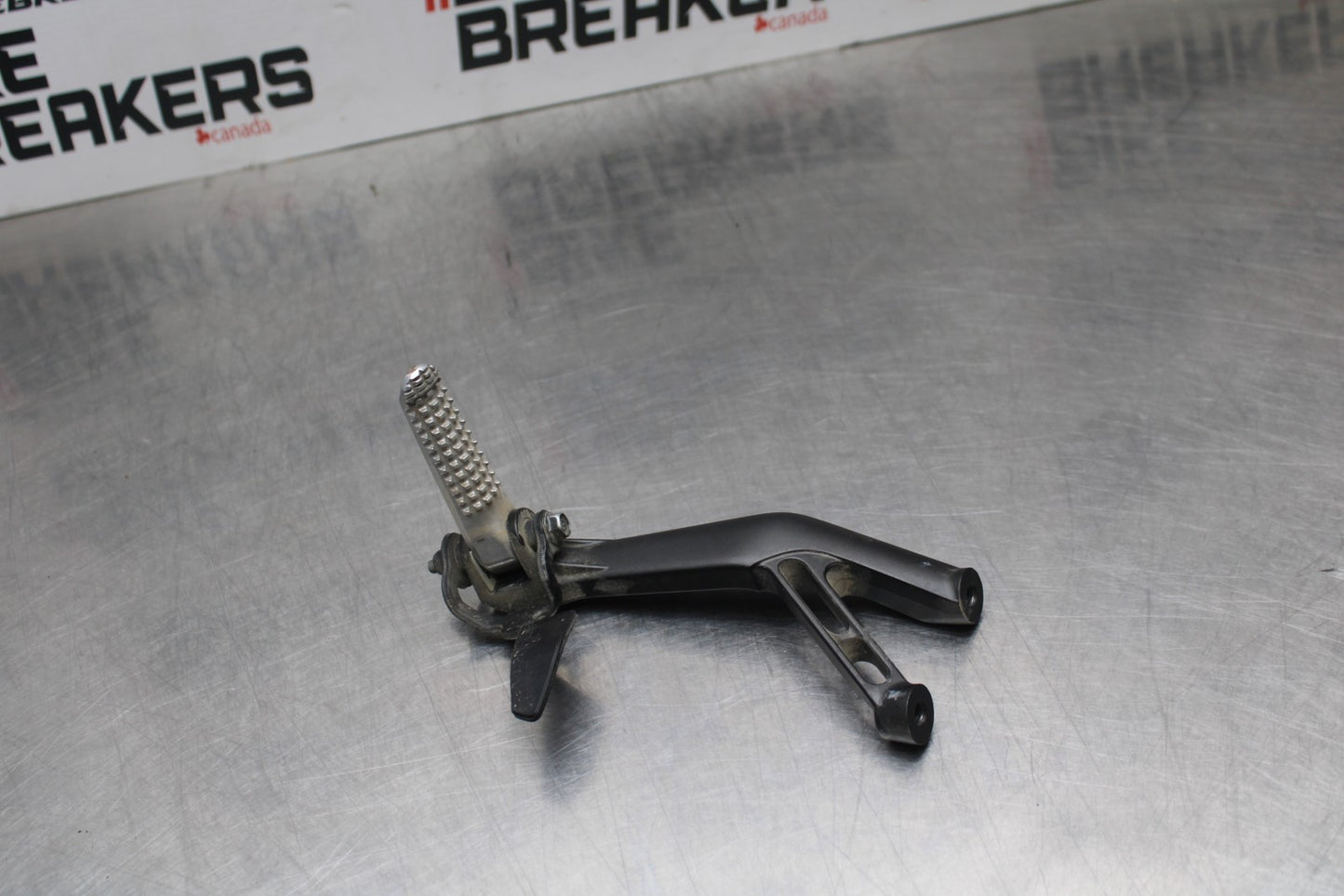 22-25 YAMAHA YZF R7 LEFT REAR BACK PASSENGER PEG BB769