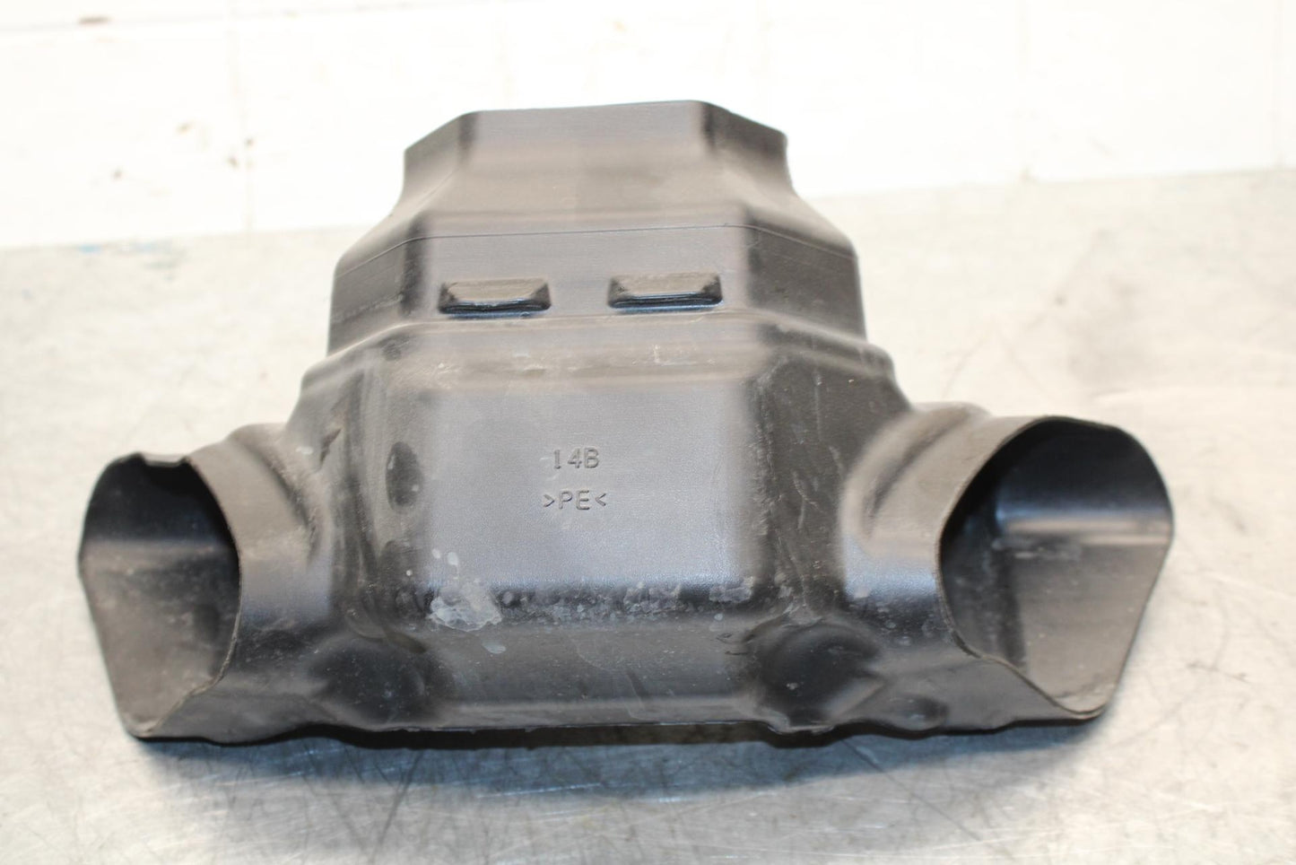 09-14 YAMAHA YZF R1 RAM AIR INTAKE TUBE DUCT BB448