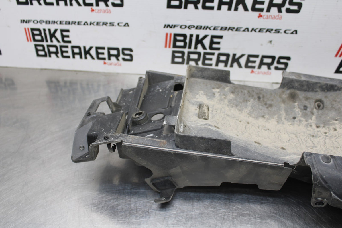 13-15 HONDA CBR500R REAR BACK TAIL UNDERTAIL BATTERY TRAY PLASTIC BB834