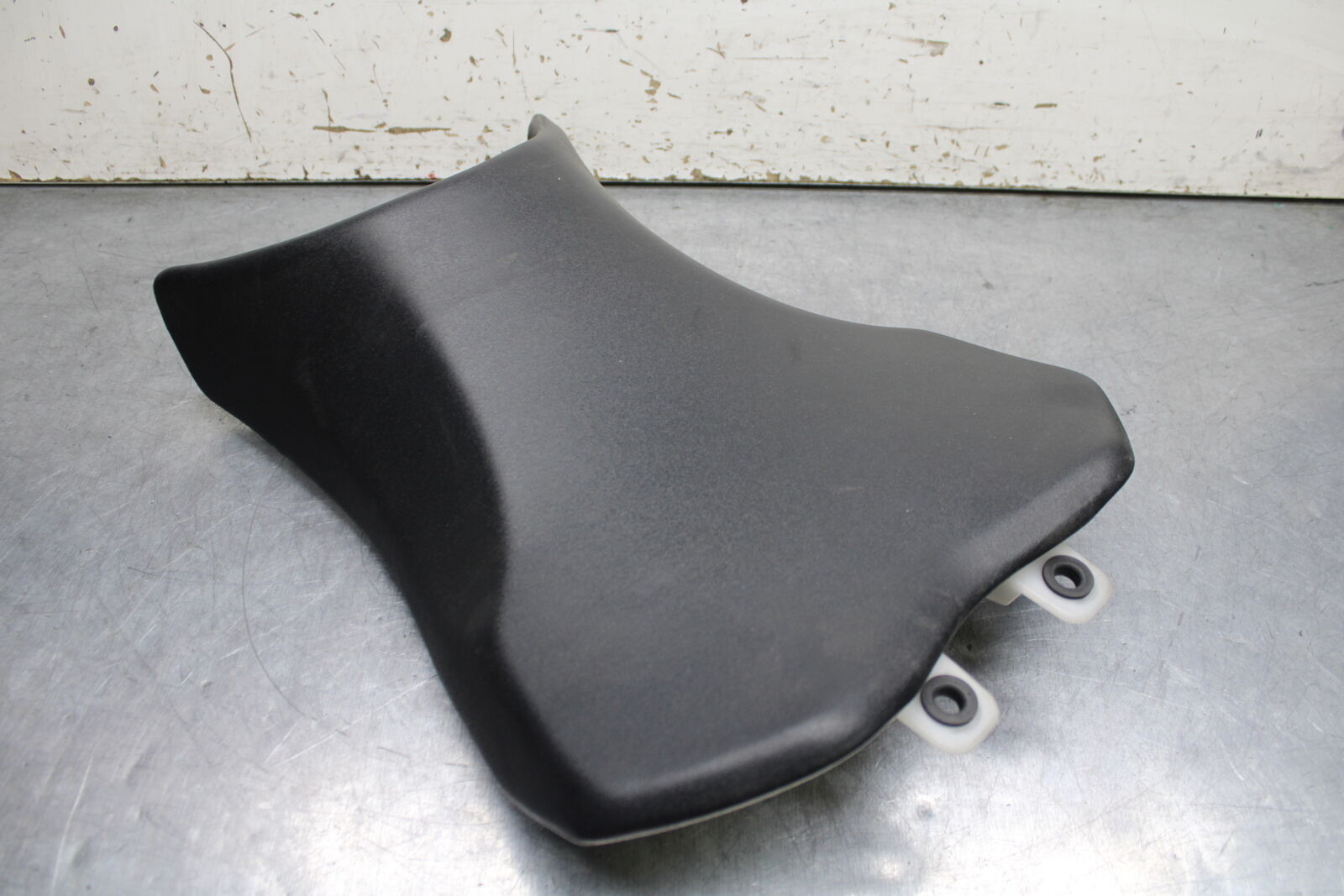 12-13 KAWASAKI Z1000 FRONT DRIVERS SEAT PAD SADDLE PILLION BB743