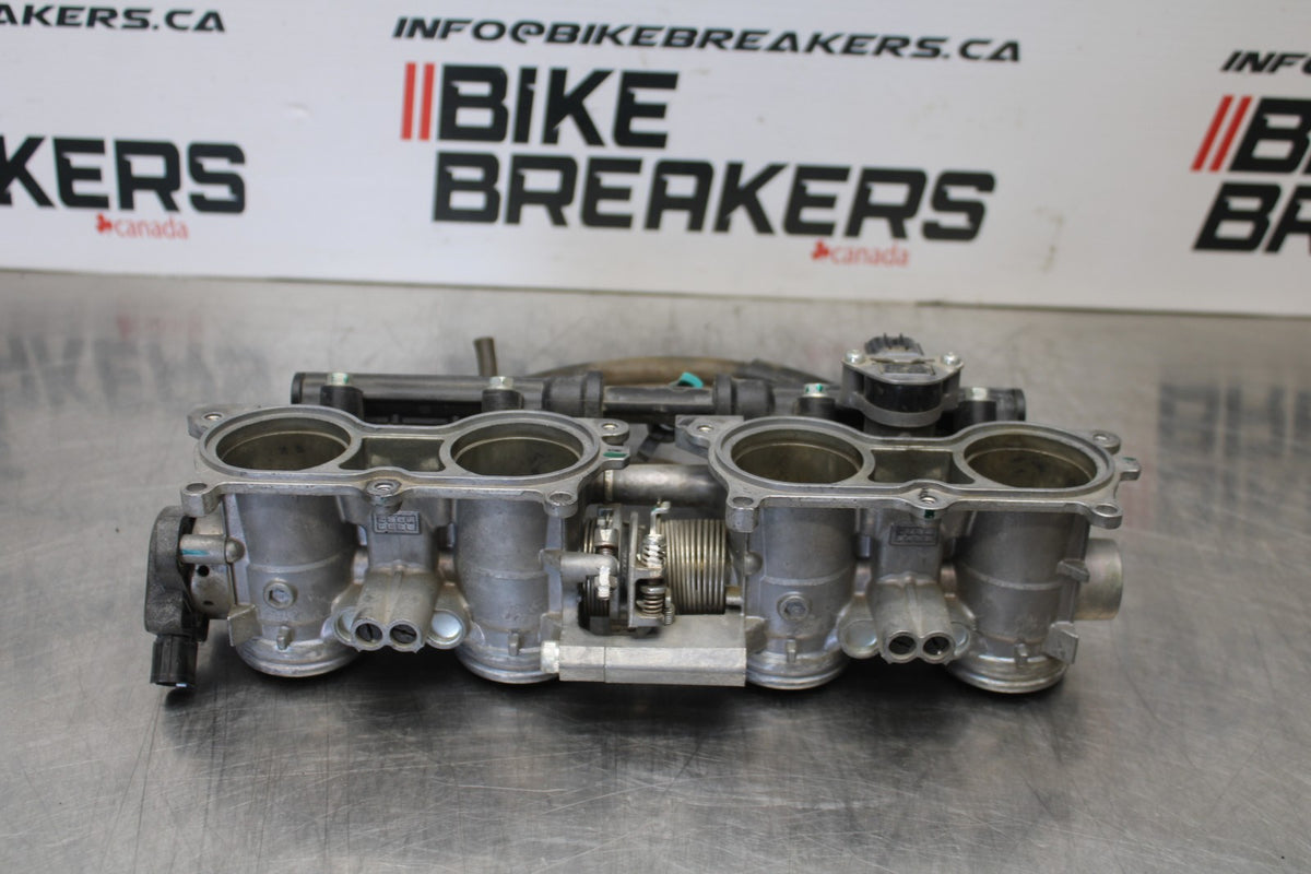 12 HONDA CB1000R MAIN FUEL INJECTORS / THROTTLE BODIES BB200