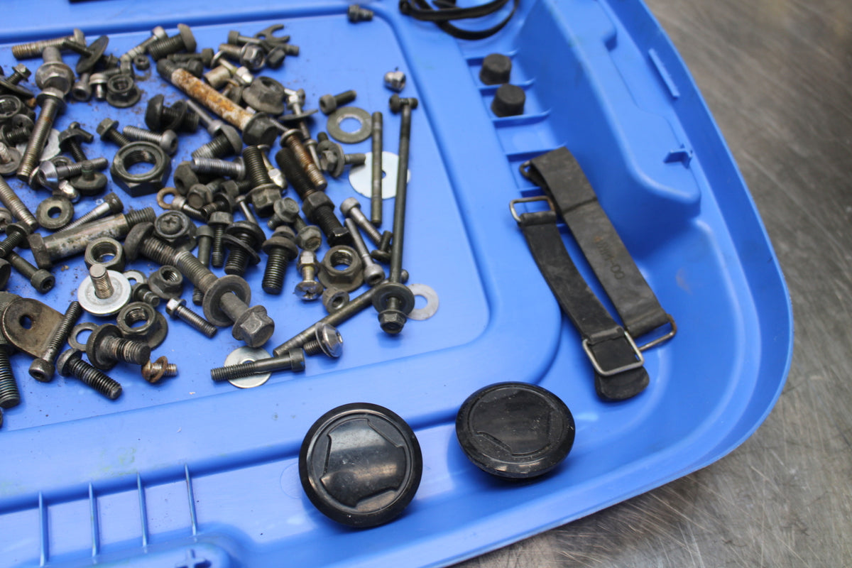 04 YAMAHA ROAD STAR XV1700A MOUNTING BOLTS HARDWARE MOTOR SCREWS BB155