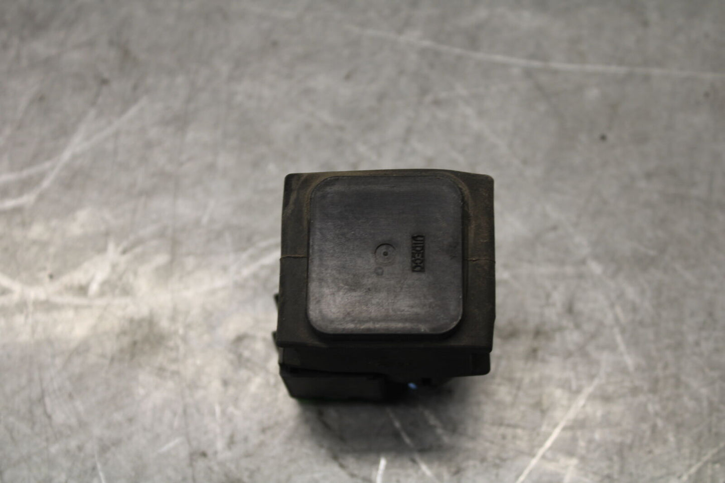 05-09 SUZUKI BOULEVARD C90 ENGINE STARTER RELAY STARTING MOTOR SWITCH BB692