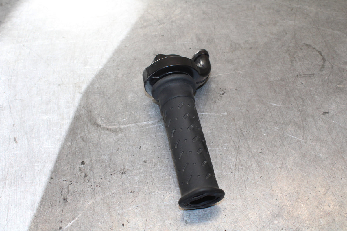 07-08 TRIUMPH DAYTONA 675 THROTTLE CABLE LINE HOUSING GUIDE BB685