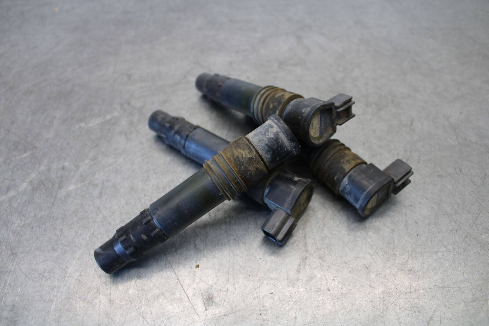 05-06 SUZUKI GSXR1000 IGNITION COILS COIL SPARK PLUG CAPS 33410-35F10 BB663