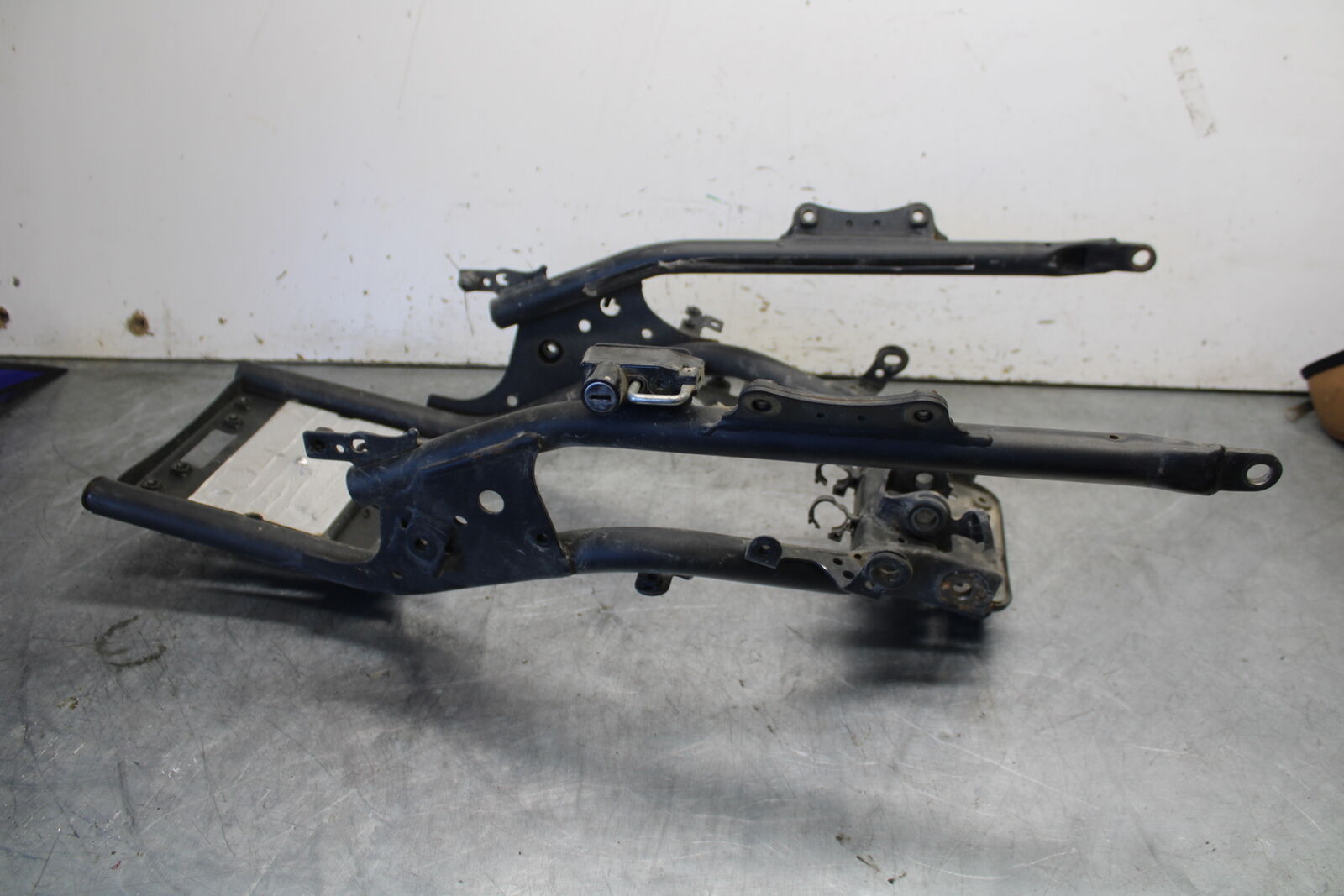 07-09 YAMAHA FZ6 REAR SUBFRAME BACK SUB FRAME 4S8-21190-09-00 BB713