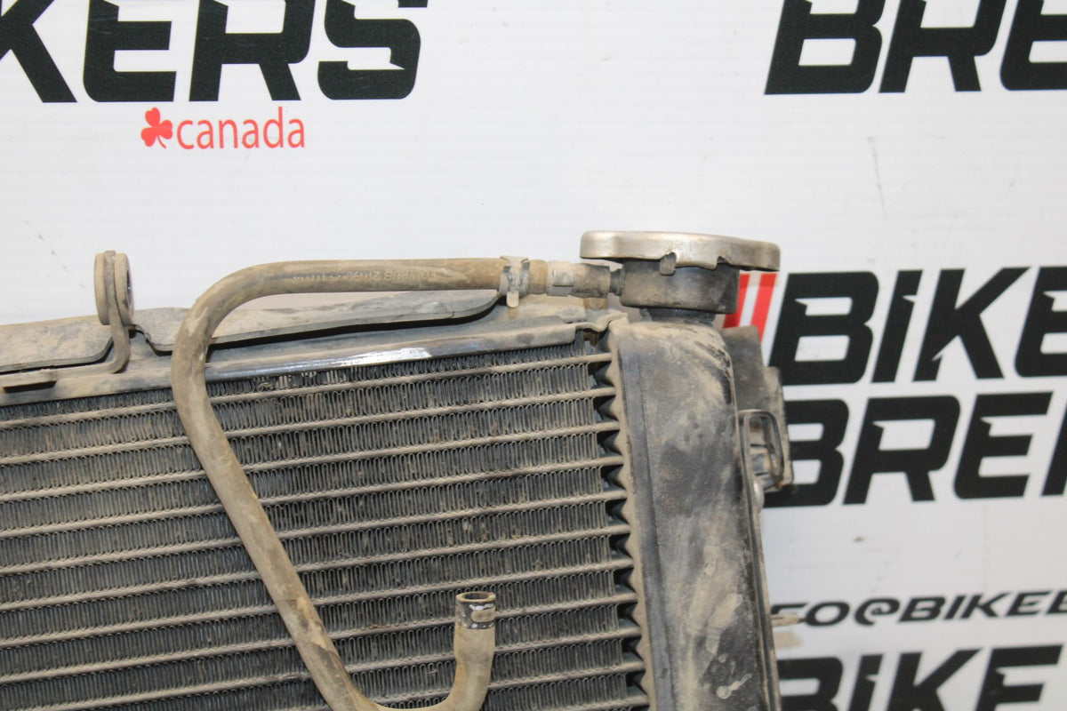 15 TRIUMPH TIGER 800 ENGINE RADIATOR MOTOR COOLER COOLING RADIATER BB873
