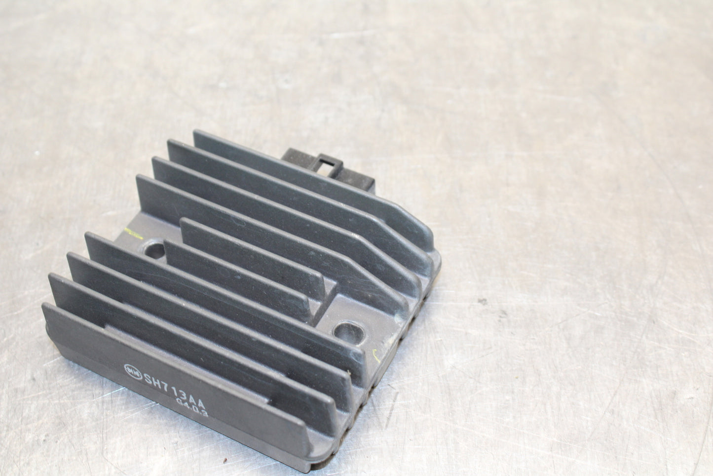 03-05 YAMAHA YZF R6  RECTIFIER VOLTAGE REGULATOR BB132