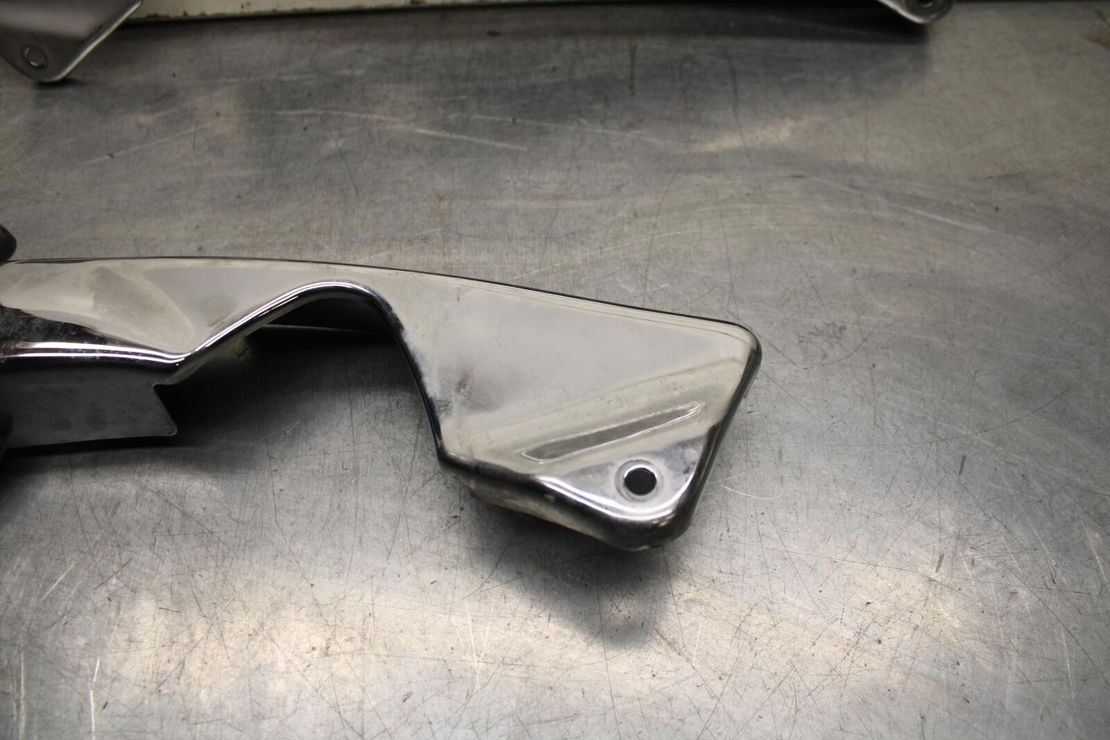 03-08 KAWASAKI VULCAN 1600 REAR BACK FENDER SUPPORT FRAME SUBFRAME BB616