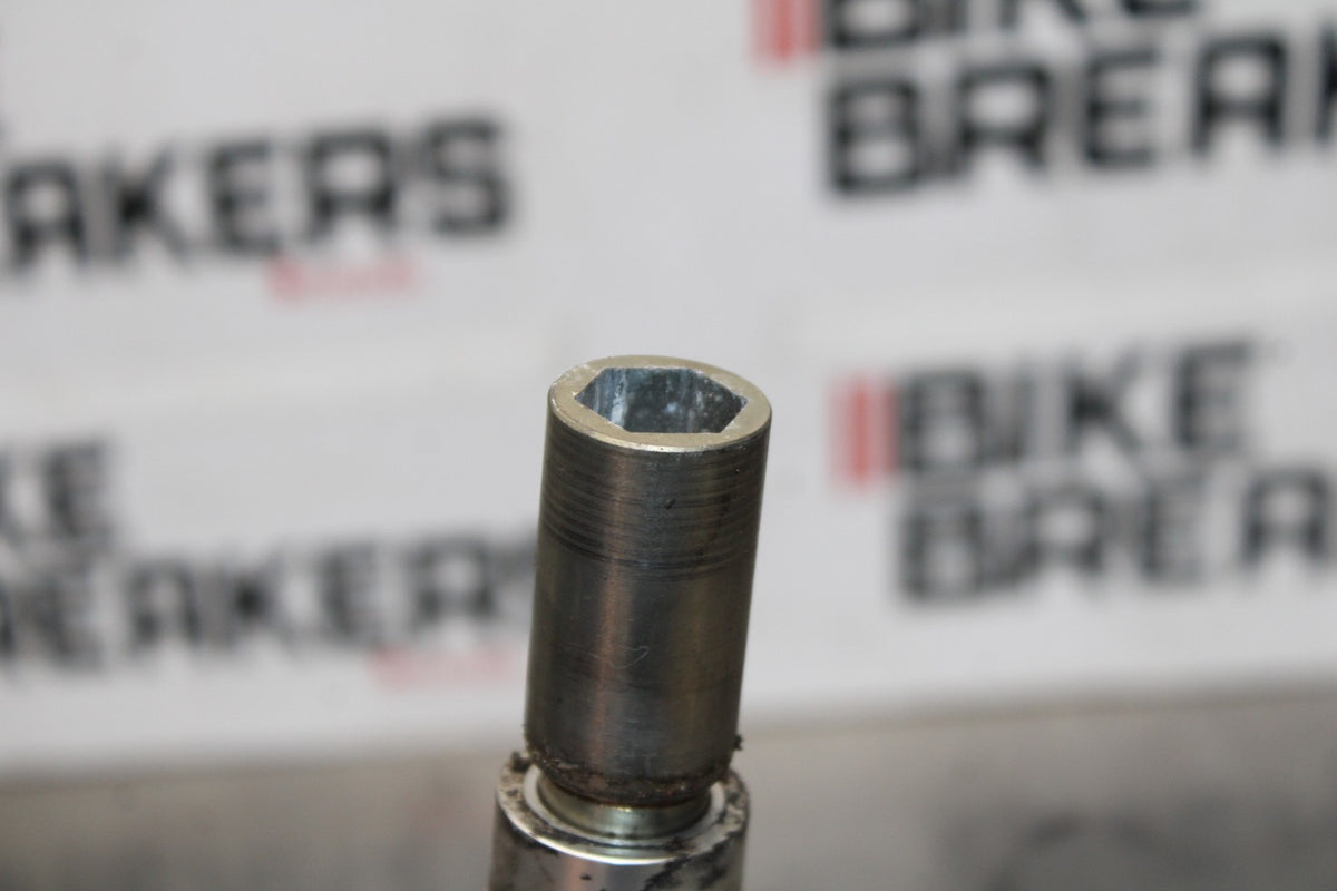 12 TRIUMPH STREET TRIPLE R FRONT WHEEL RIM AXLE PIVOT BOLT BB914