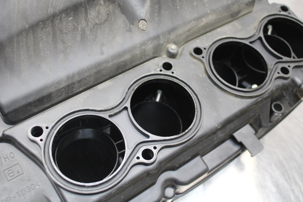 11 SUZUKI GSXR1000 AIRBOX AIR INTAKE FILTER BOX BB142