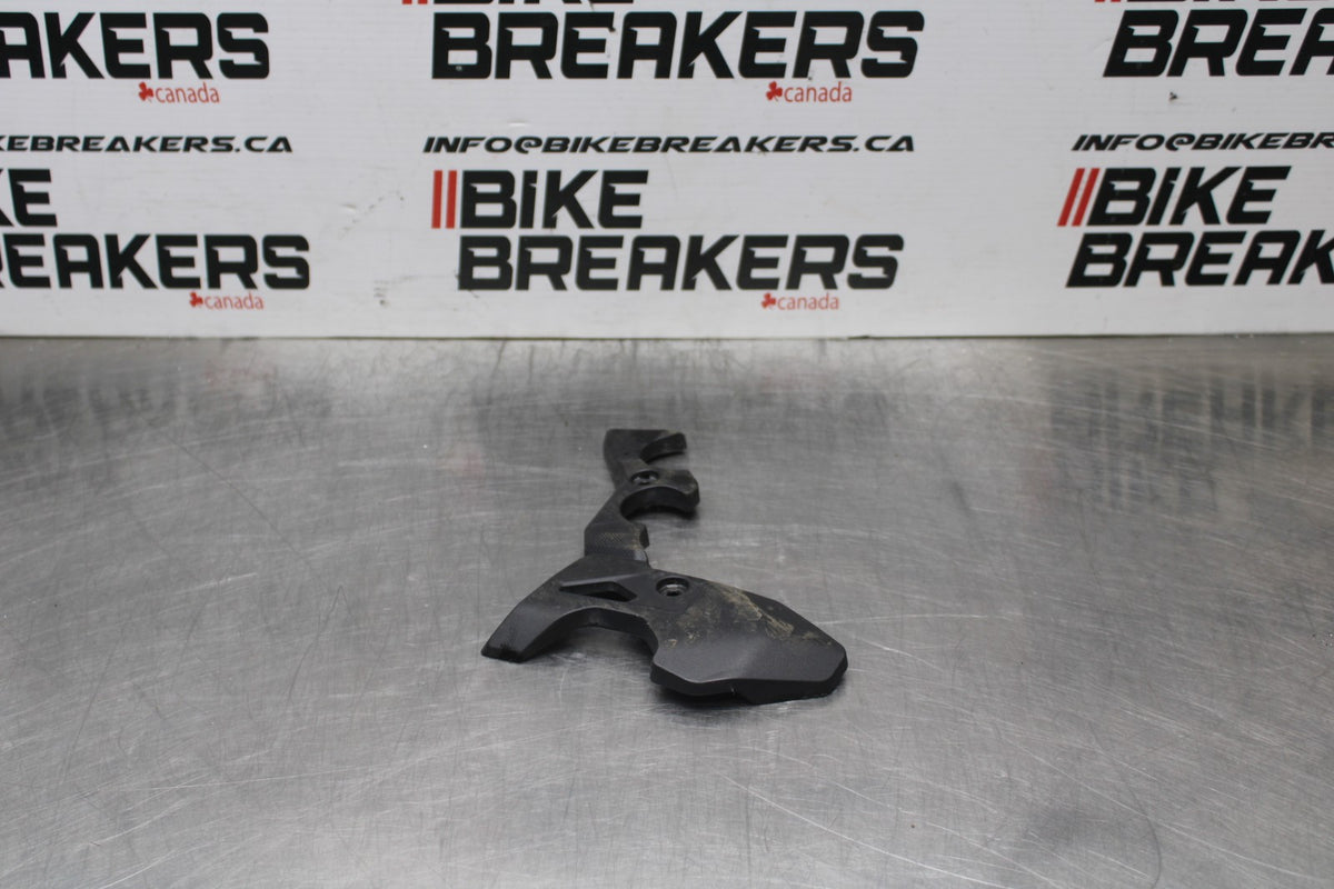 18-26 KAWASAKI Z400 FRAME COVER BB852