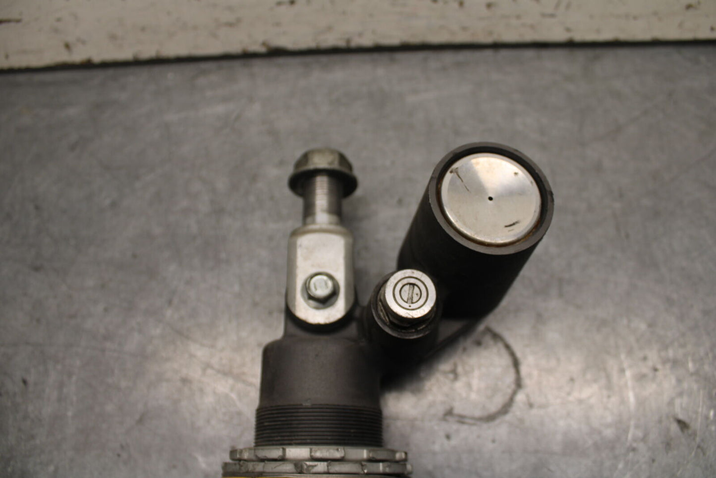 05-06 SUZUKI GSXR1000 REAR BACK SHOCK ABSORBER SUSPENSION 62100-41G00-163 BB677