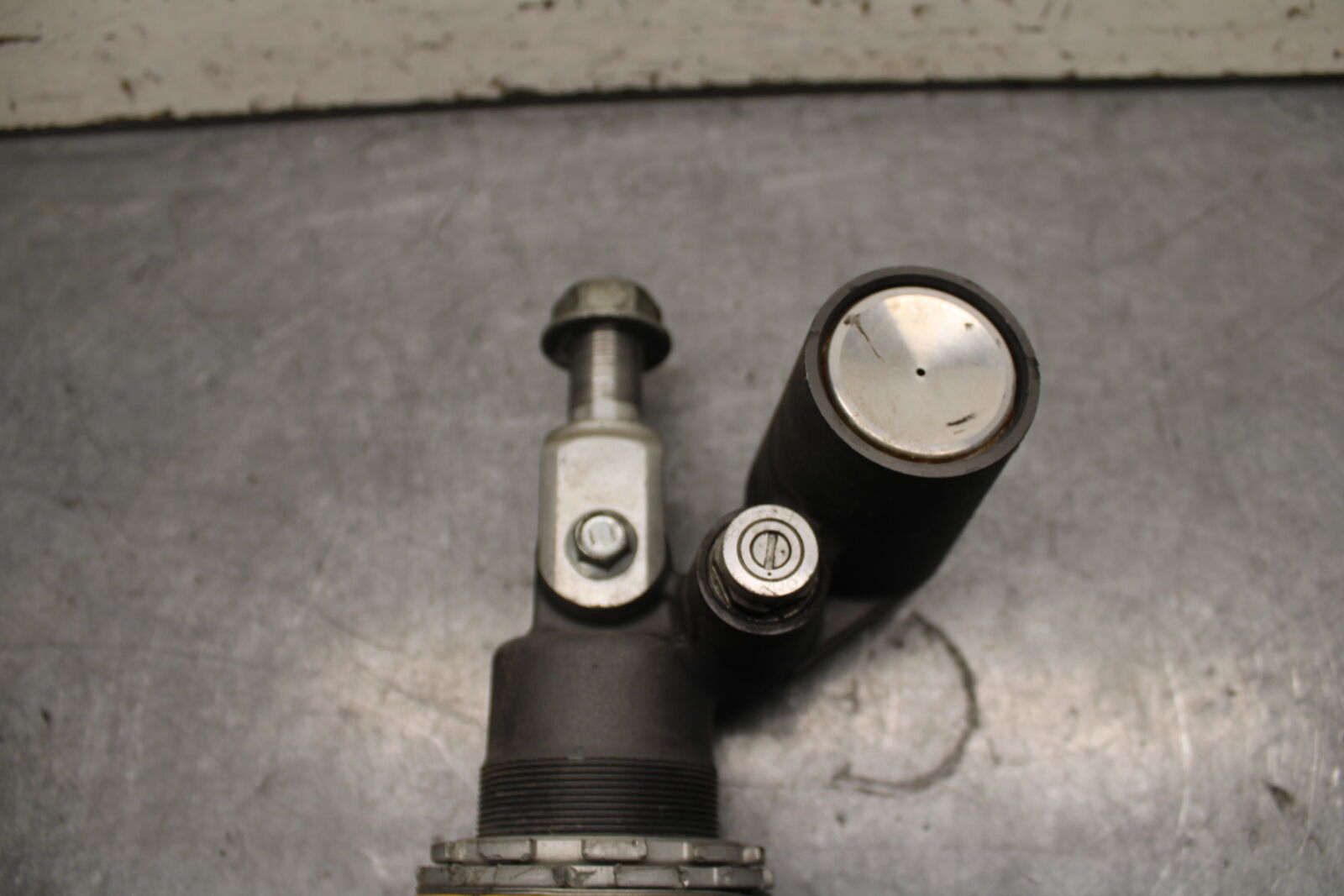 05-06 SUZUKI GSXR1000 REAR BACK SHOCK ABSORBER SUSPENSION 62100-41G00-163 BB677