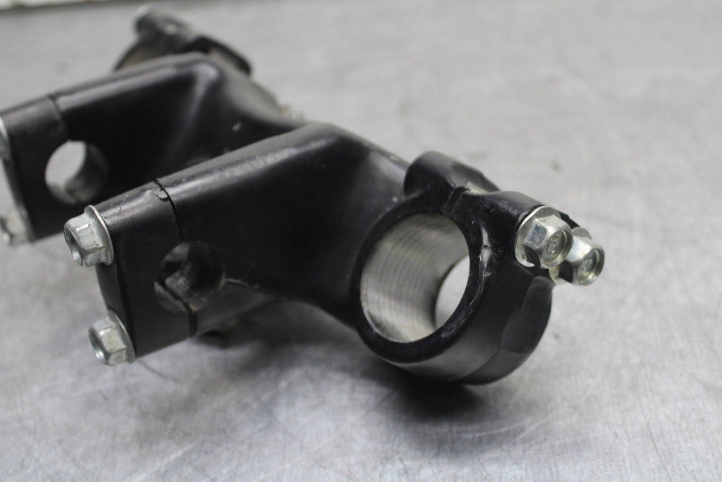 82-83 YAMAHA IT175 FORKS UPPER TRIPLE TREE CLAMP BB108