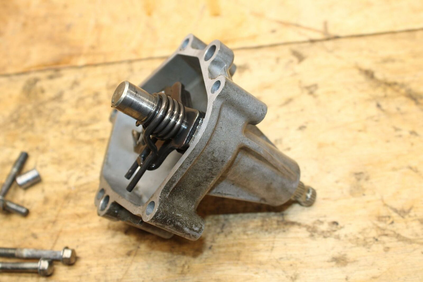 09-10 SUZUKI BOULEVARD M109R SHIFTER COVER WITH SHAFT BB318