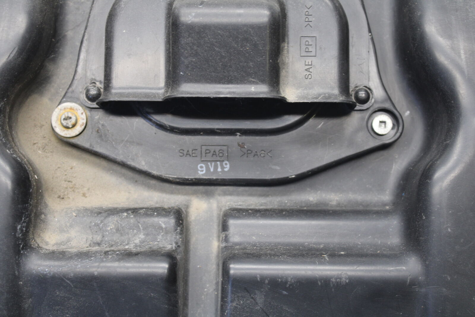 05-09 SUZUKI BOULEVARD C90 AIRBOX AIR INTAKE FILTER BOX BB692