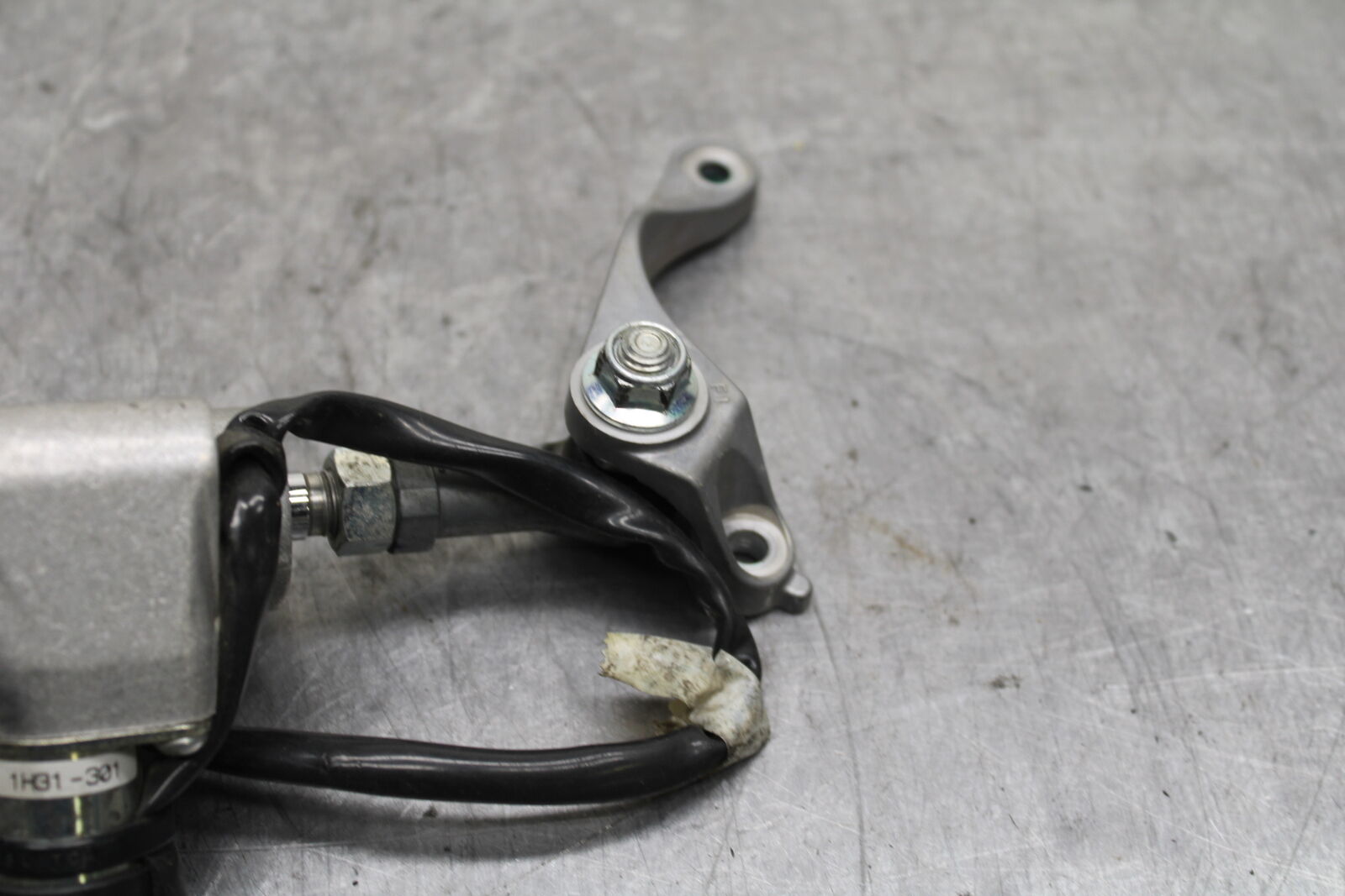 09-14 YAMAHA YZF R1 STEERING DAMPER STABILIZER 14B-23490-10-00 BB118