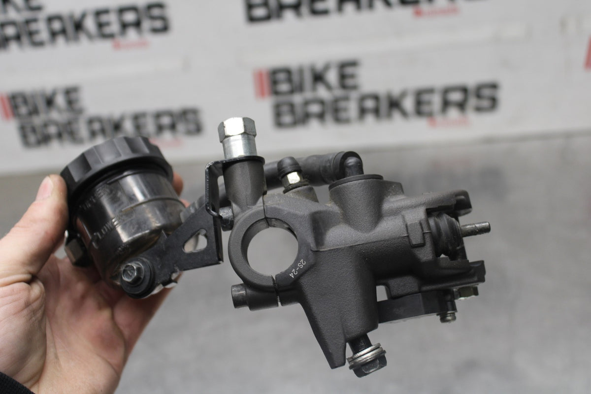 23 KAWASAKI Z900RS FRONT BRAKE MASTER CYLINDER BB935